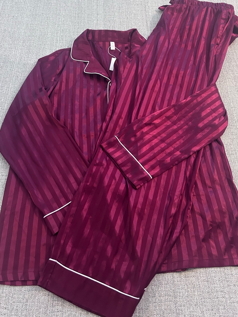 U2SKIIN Satin Stripe Pajama Set in Berry with White Piping NWT Size XL